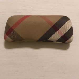 Burberry rigid glasses case.